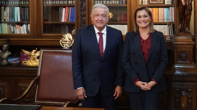 Lopez Obrador recibe a gobernadora electa de Chihuahua en Palacio Nacional