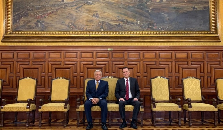 Recibe Lopez Obrador a gobernador electo de Queretaro en Palacio Nacional