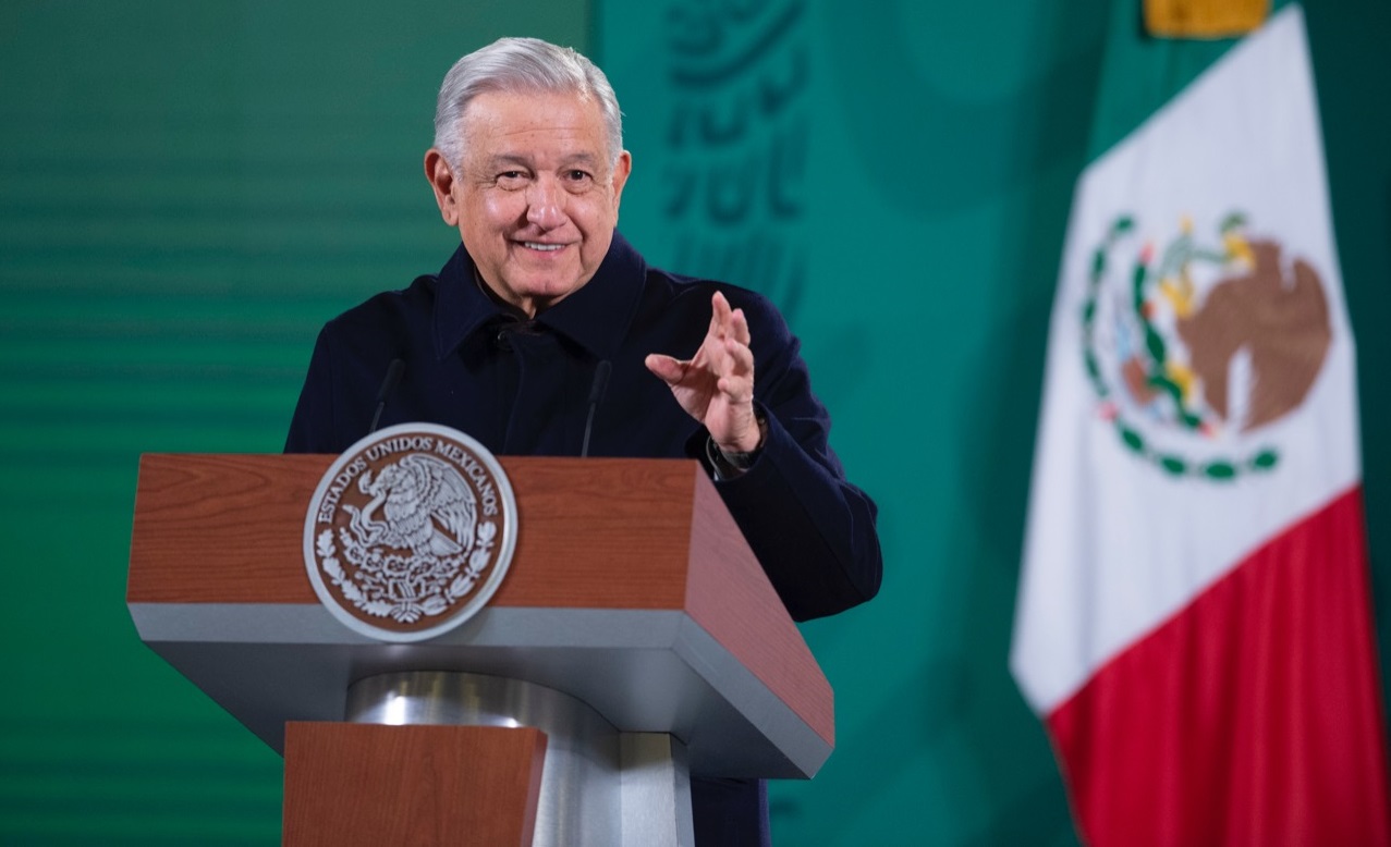 No hay planes de construir centrales de carbon o combustoleo afirma Lopez Obrador