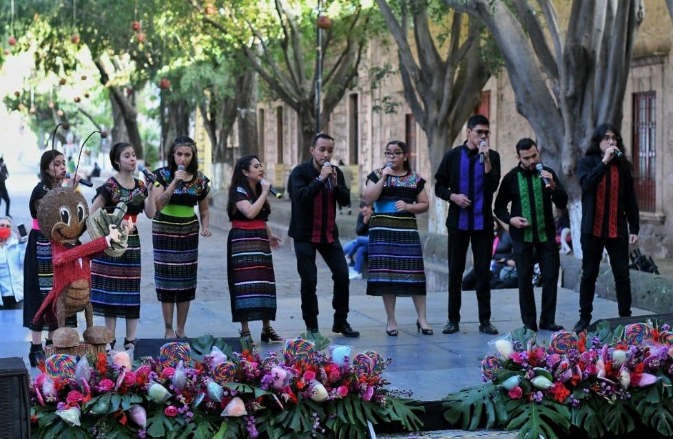 Voz en Punto llena de alegria con musica de Cri Cri en el marco del Festival de Musica de Morelia Miguel Bernal Jimenez
