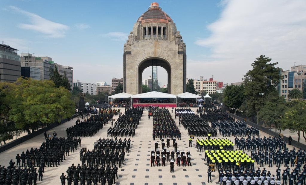 Preside Claudia Sheinbaum Ceremonia de Reconocimiento a la Policia de la Ciudad de Mexico y el Desfile de la Policia de Proximidad y el Heroico Cuerpo de Bomberos