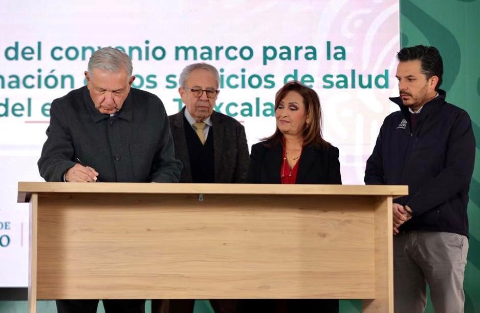 Lopez Obrador firma convenio para la federalizacion de los servicios de salud en