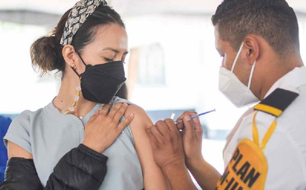 Vacuna de refuerzo a personas de 18 a 29 anos en la Ciudad de