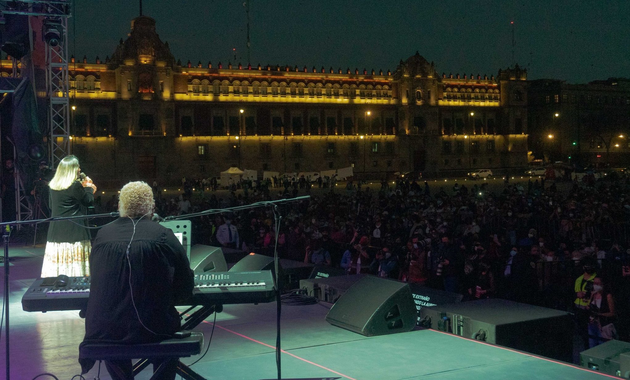 Con mas de 109 mil asistentes y un homenaje a Armando Manzanero Festival de Primavera 2022 se despide del Zocalo capitalino